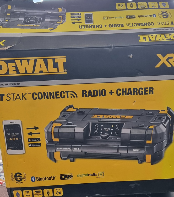 اسپیکر شارژی برقی دیوالت با قابلیت اتصال به گوشی از طریق بلوتوث